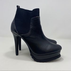 Forever 21 Women’s Heeled Boots Size 10 A144